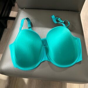 ThirdLove t-shirt bra in emerald green limited edition shade. Size 38E.